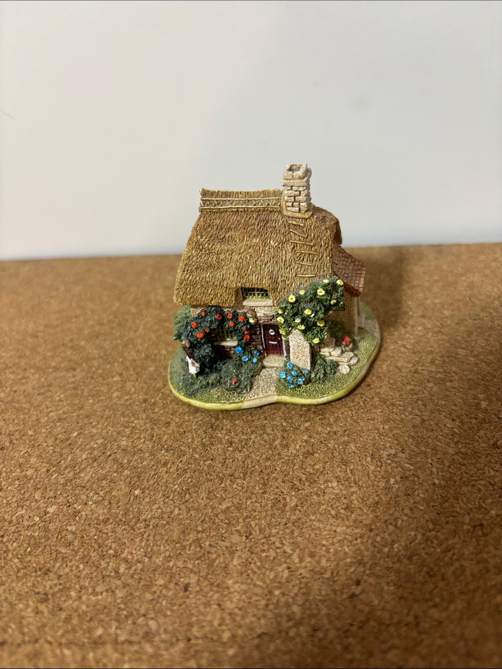 Lilliput 2” Miniature Thatched Cottage Decorative Figurine - Brown Vintage